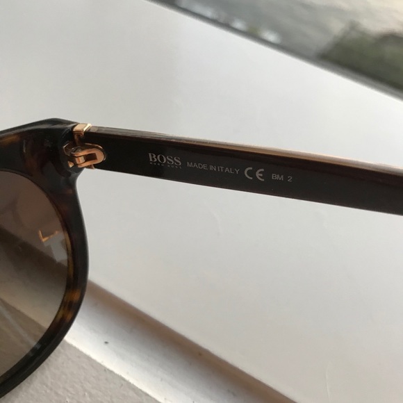 Hugo Boss Brown turtle shell - Picture 3 of 4